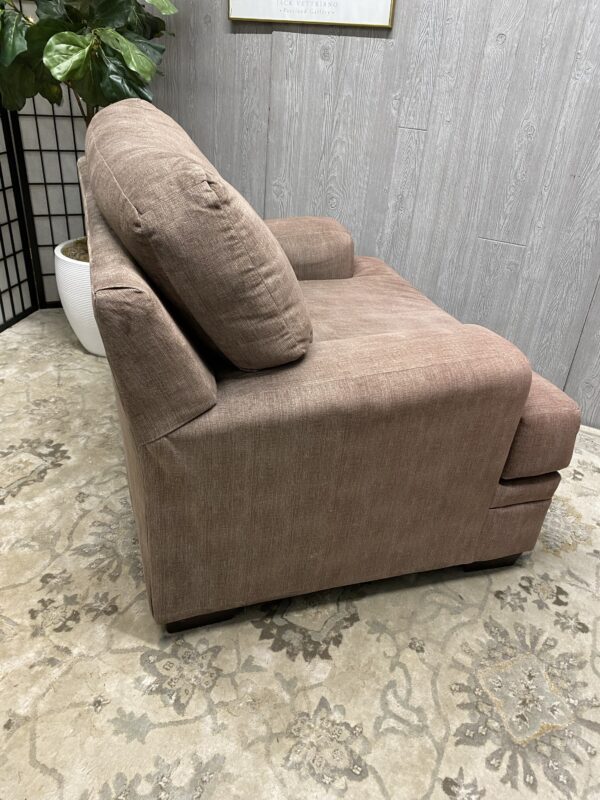 Large Comfy Chair - Image 3